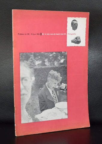 Proost Prikkels # ER IS IETS AAN DE HAND MET DE FOTOGRAFIE # 1954, nm